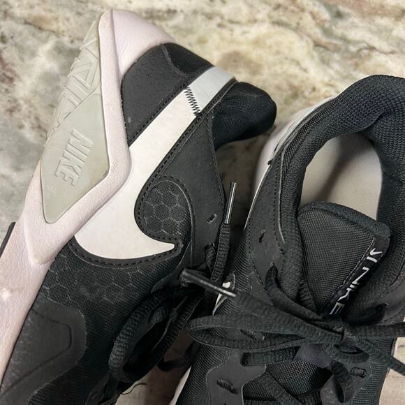 Nike Women's Legend Essential 2 Training Sneakers Size 10 - Picture 4 of 4